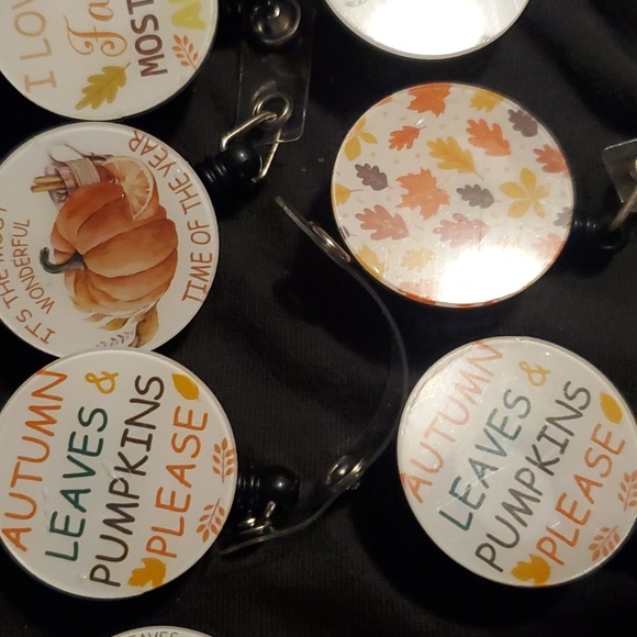 12 brand new fall retractable badge clip - Picture 3 of 4